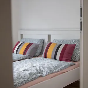verificați disponibilitatea