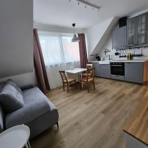 verificați disponibilitatea
